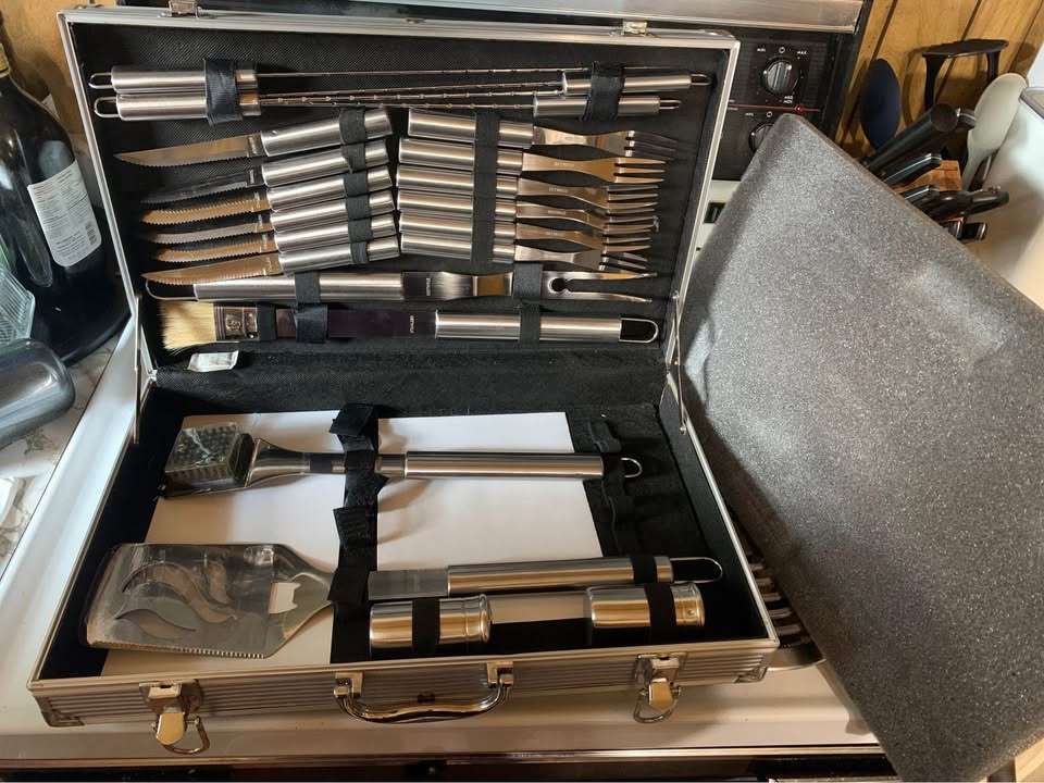 23 pc BBQ Utensil set - photo 2