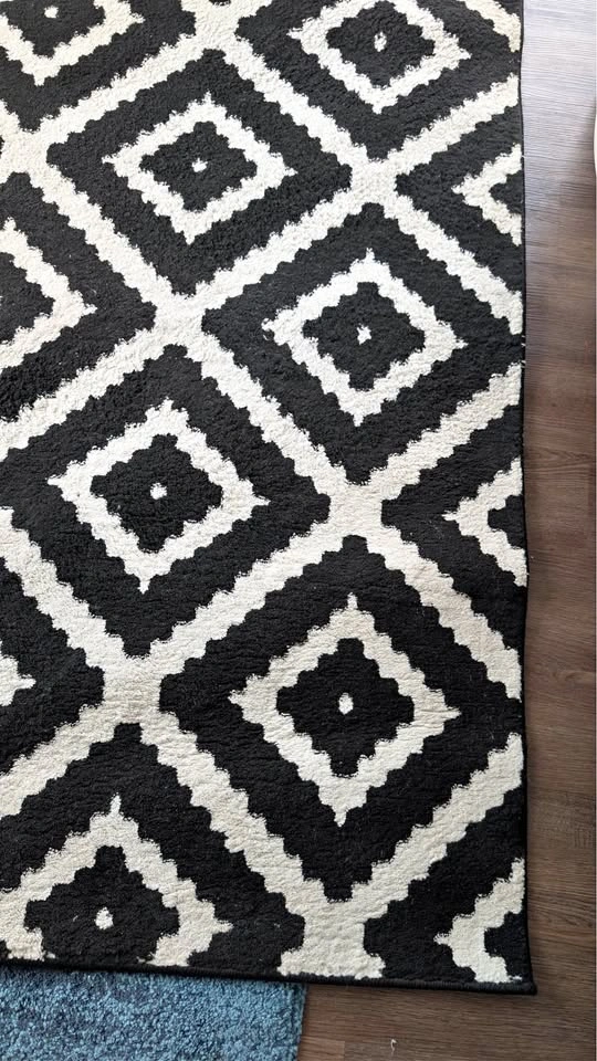 5*7 Black and White Geometric Diamond Area Rug