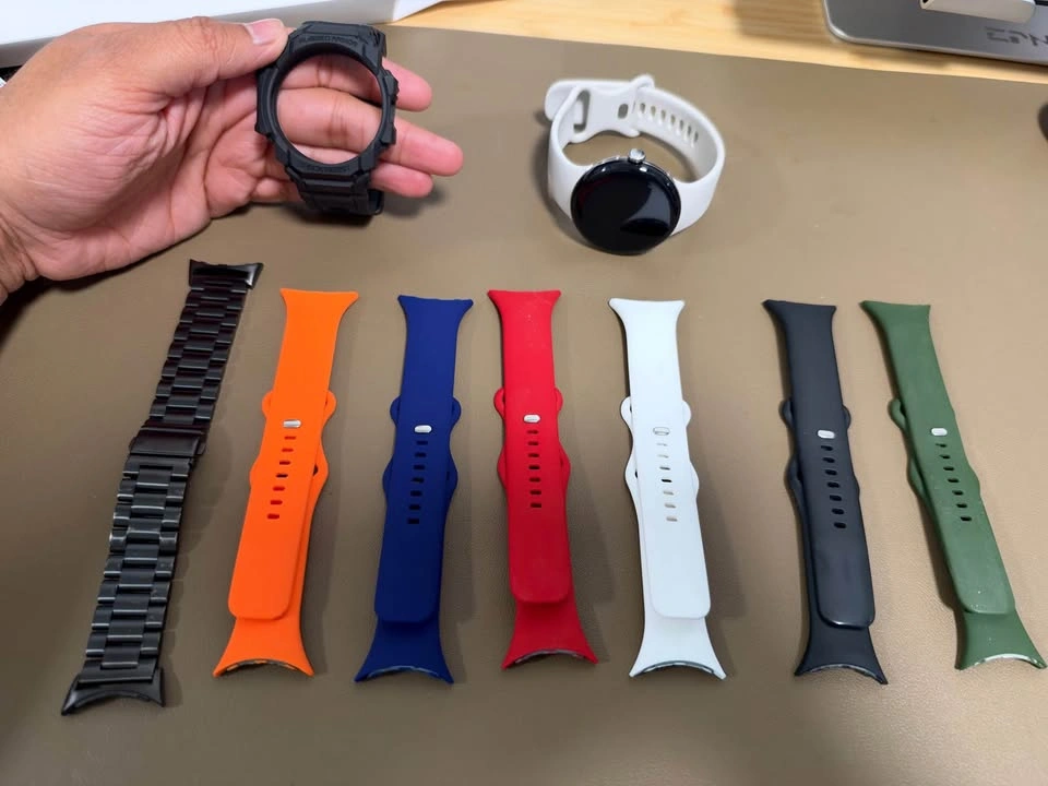 Google Pixel Watch 3 45mm (porcelain color) with 8 Extra Bands - photo 4