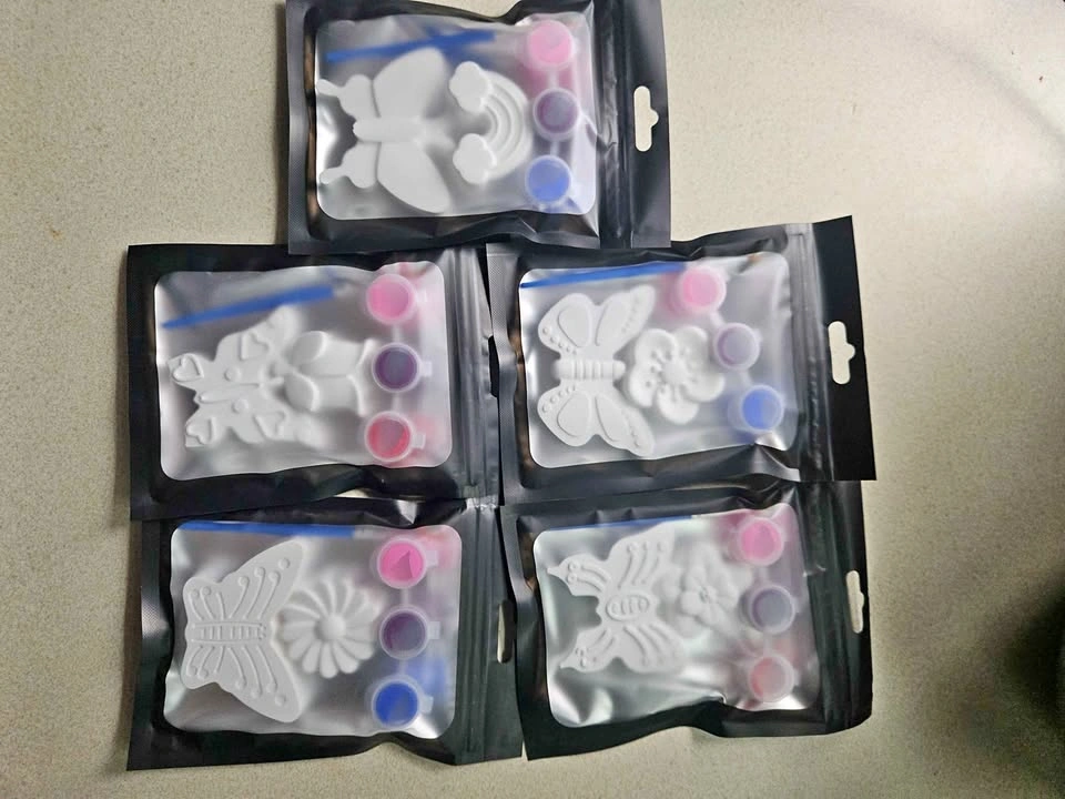 Plaster paint kits