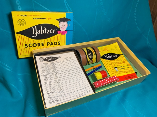 Vintage 1956 Yahtzee Game with extra score cards - photo 2