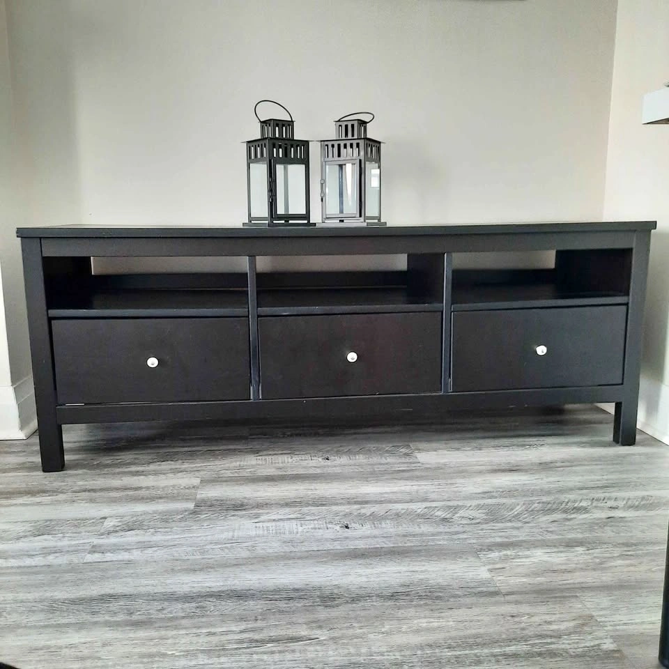 Console / TV table