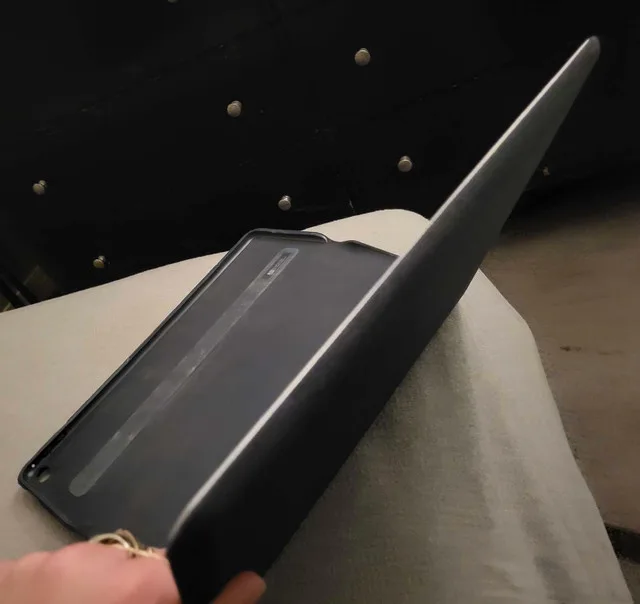 Logitech backlit keyboard case with Smart Connector image indicator(5)