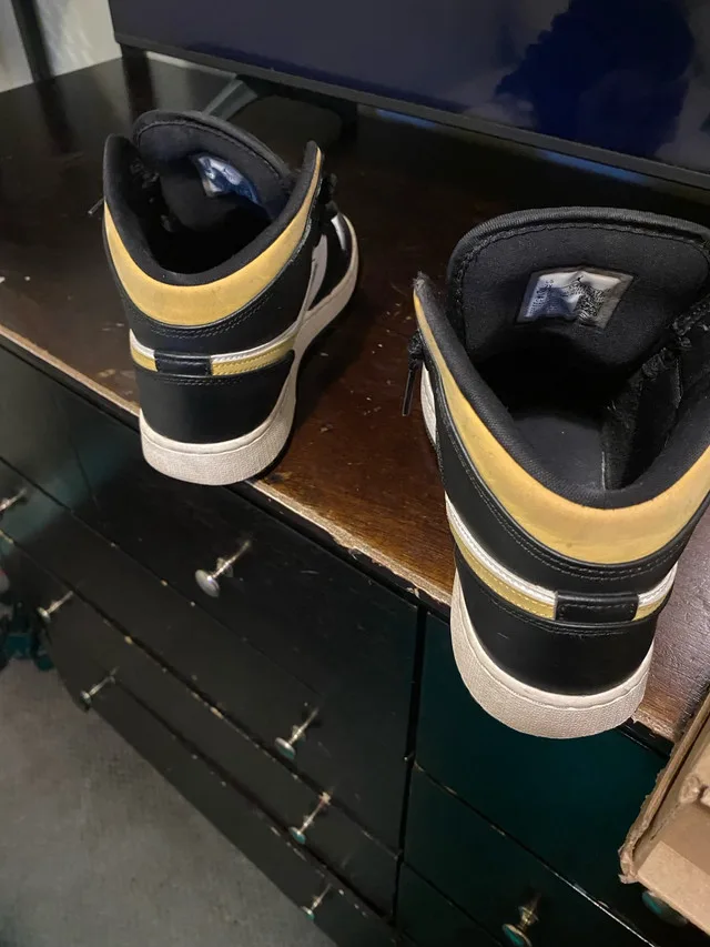 Black and Gold Jordan’s 7youth (8 women’s) image indicator(3)