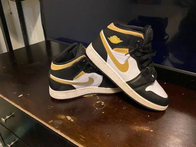 Black and Gold Jordan’s 7youth (8 women’s) image indicator(4)