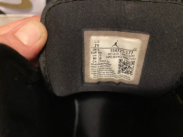 Black and Gold Jordan’s 7youth (8 women’s) image indicator(5)