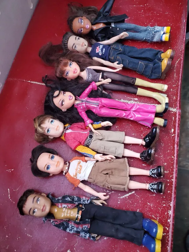 Bratz Doll collection image indicator(2)