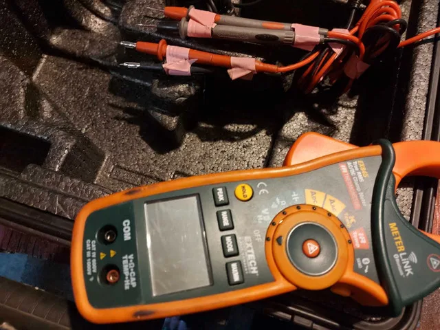 Extend EX845 True RMS 1000 Clamp Meterwith Bluetooth image indicator(3)