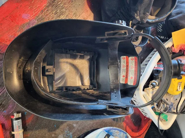 Fibre Metal Welding Helmet image indicator(3)