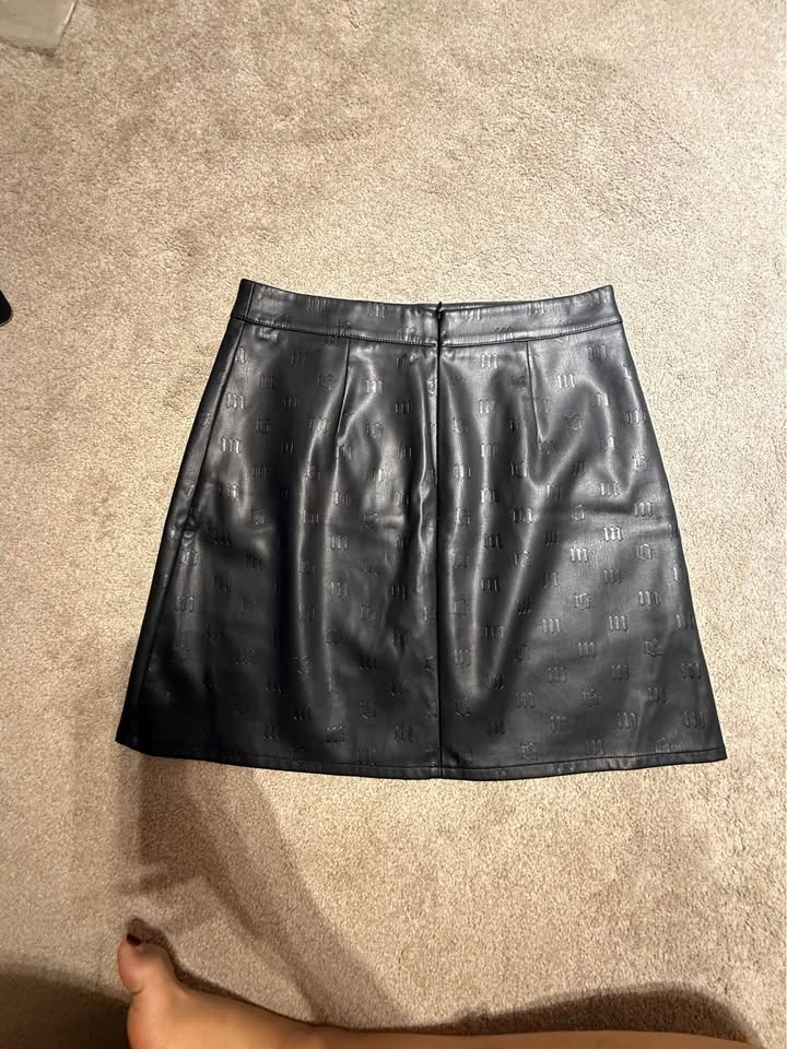 SEIFINI Black Faux Leather Skirt – Size L - photo 5