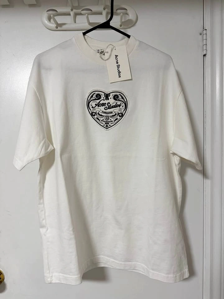 Acne studios tshirt (small)