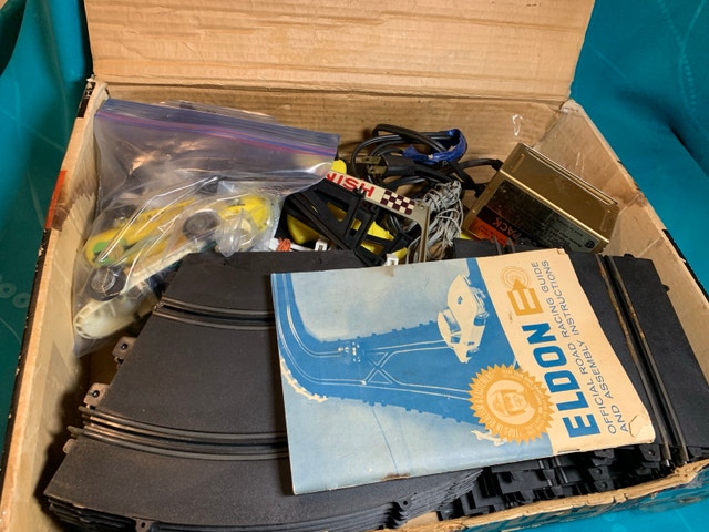 Eldon Road Race Slot Car Set - photo 2