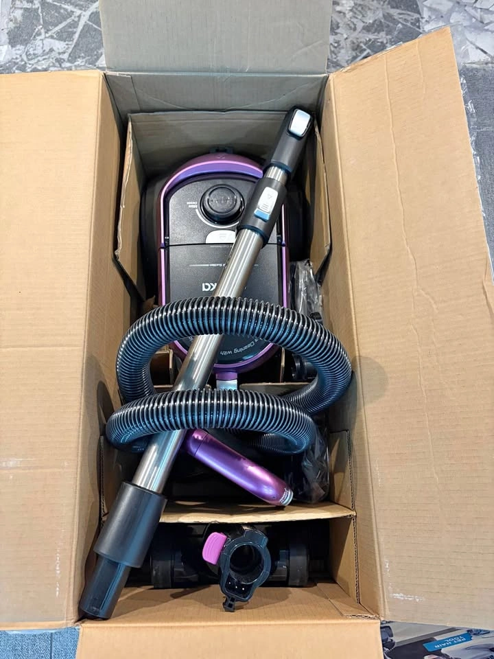 EUREKA CANISTER VACUUM