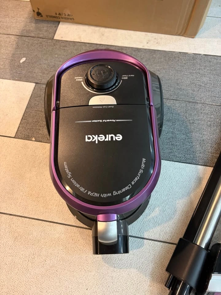 EUREKA CANISTER VACUUM - photo 4