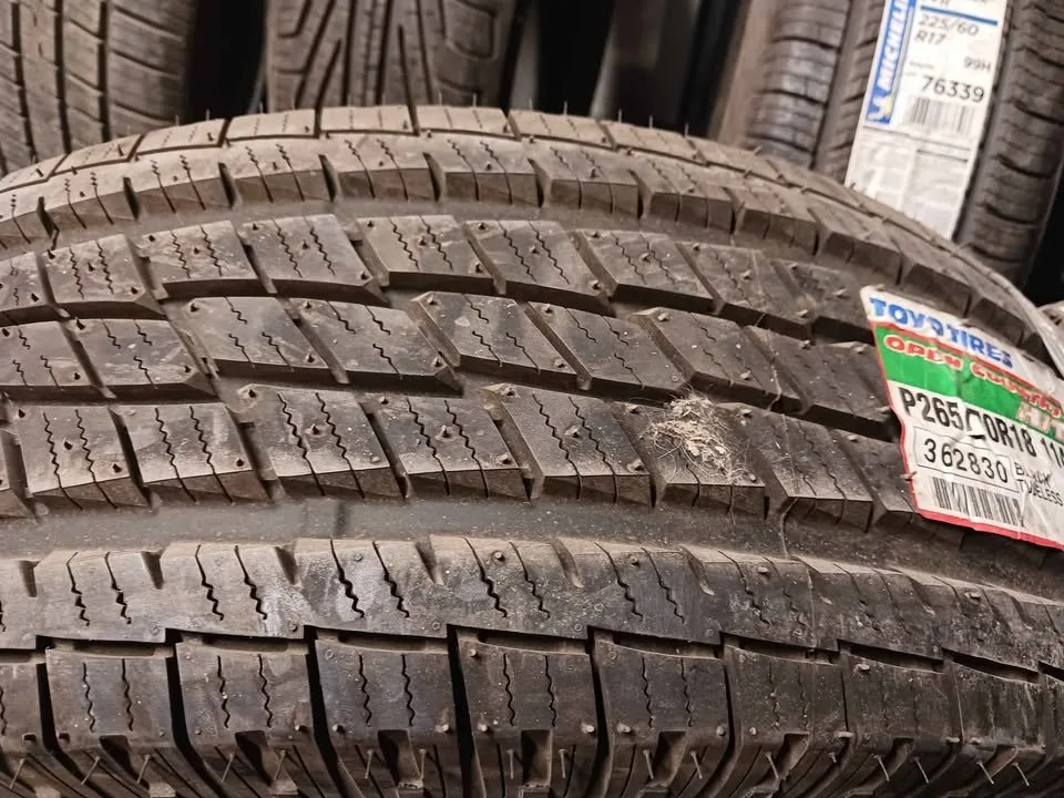 265 70 r18 ONE NEW TOYO OPEN COUNTRY H/T TIRE image indicator(2)