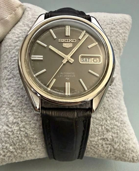 Seiko 5 Black Dial Automatic 21 Jewels Japan Day/Date Watch