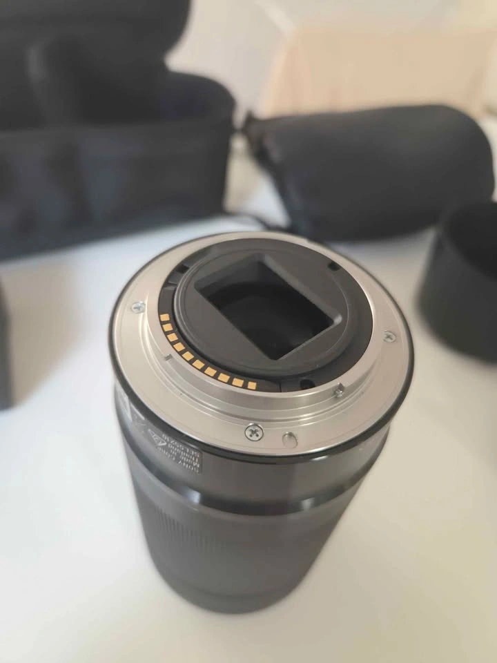 Sony E 55-210mm Telephoto Zoom Lens + Accessories - photo 5