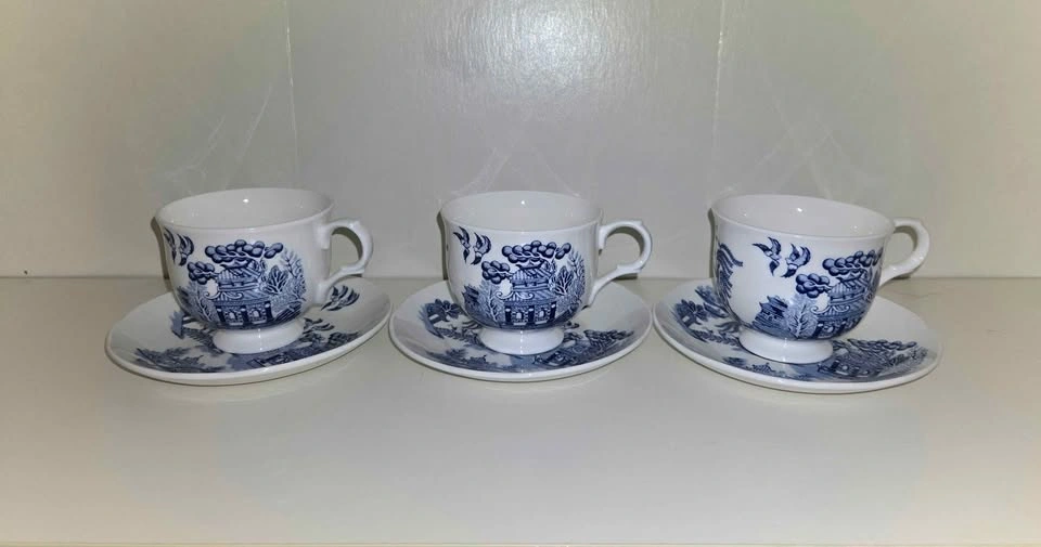 England Bone China Tea Cups & Saucers - photo 2