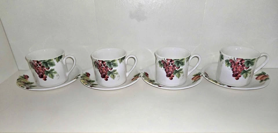 Set of Four Royal Doulton Tea Cup & Saucer
