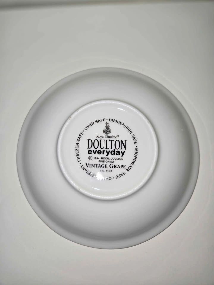 Set of Four Royal Doulton Tea Cup & Saucer - photo 4
