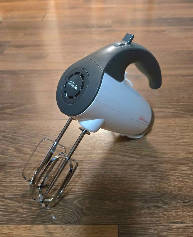 Sunbeam Mixmaster Hand Mixer