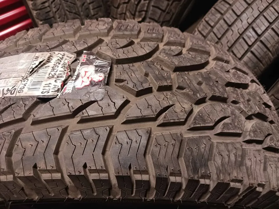 275 55 r20 Hercules Terra Trac A/T Tire image indicator(2)