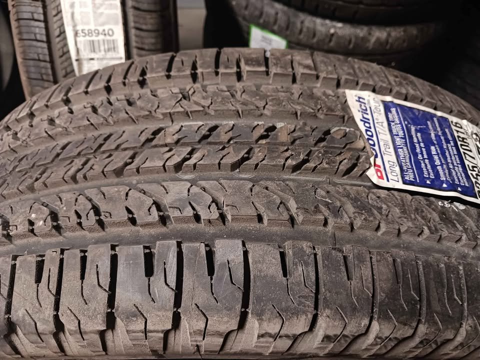 255 70 r16 BFGoodrich Long Trail T/A Tour Tire - photo 2