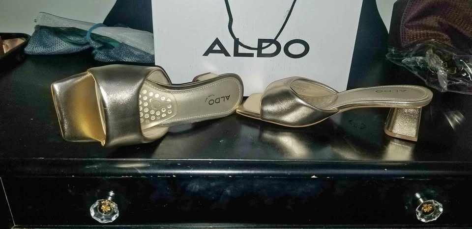 New Gold Womans ALDO heeled mules