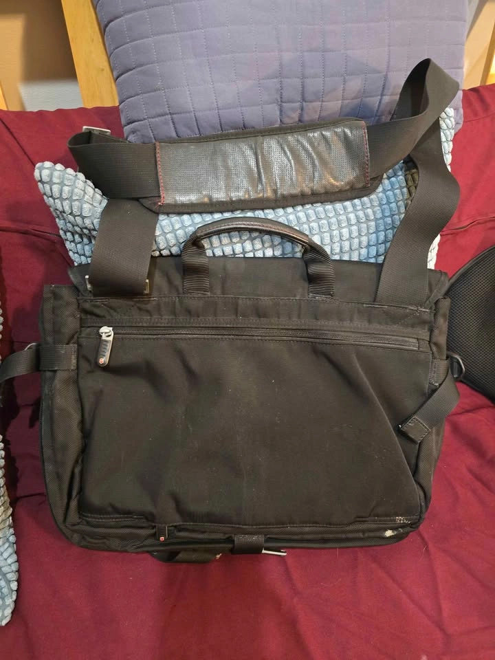 Victorinox Messenger Bag - photo 2