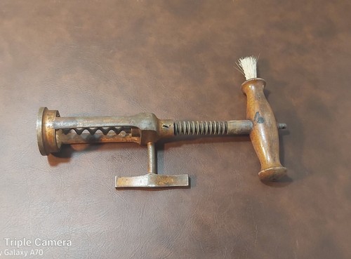 19THC VICTORIAN RACK & PINION MECHANICAL CORKSCREW WITH BRUSH