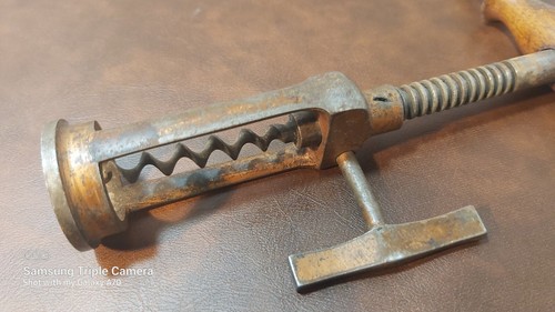 19THC VICTORIAN RACK & PINION MECHANICAL CORKSCREW WITH BRUSH - photo 3
