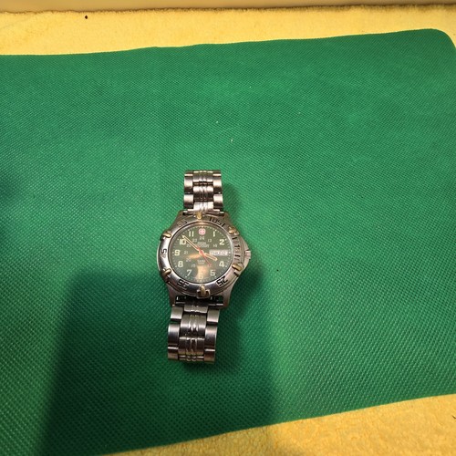 Victorinox Swiss Military Swiss Made Quartz Watch 100m - photo 2