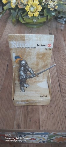 Schleich Ritter Blue & Yellow Crested Knight With Sword 70001 - photo 2