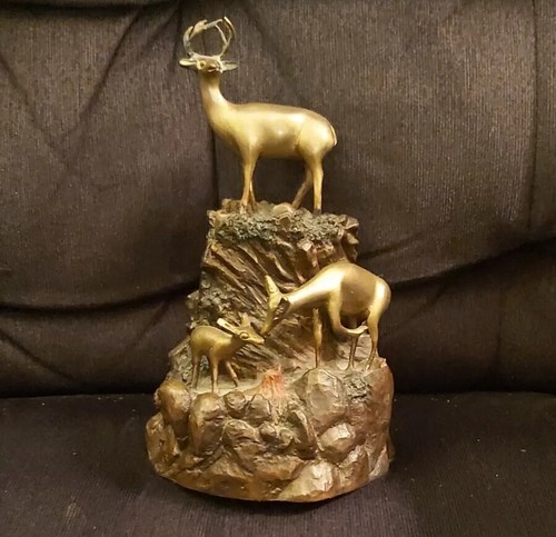 Vintage Bronze Majestic - Mountain with Deer Sculpture - photo 2