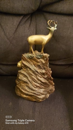 Vintage Bronze Majestic - Mountain with Deer Sculpture - photo 3