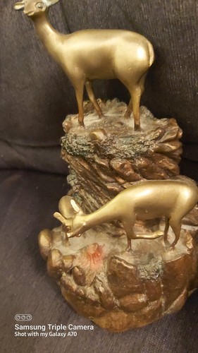 Vintage Bronze Majestic - Mountain with Deer Sculpture - photo 4