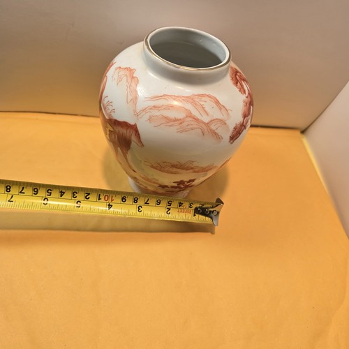 Vintage Signed 6.5" Japanese Hand Painted Vase from Macau - photo 5