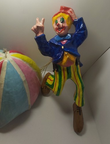 Vintage 1973 Paper Mache Clown Parachute with Peace Sign - photo 3