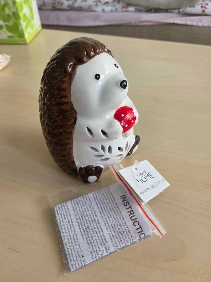 Hedgehog Figurine - Fall Winter Decoration - photo 2