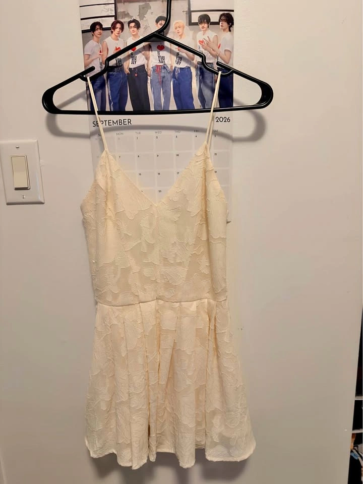 H&M Beige floral imprint romper