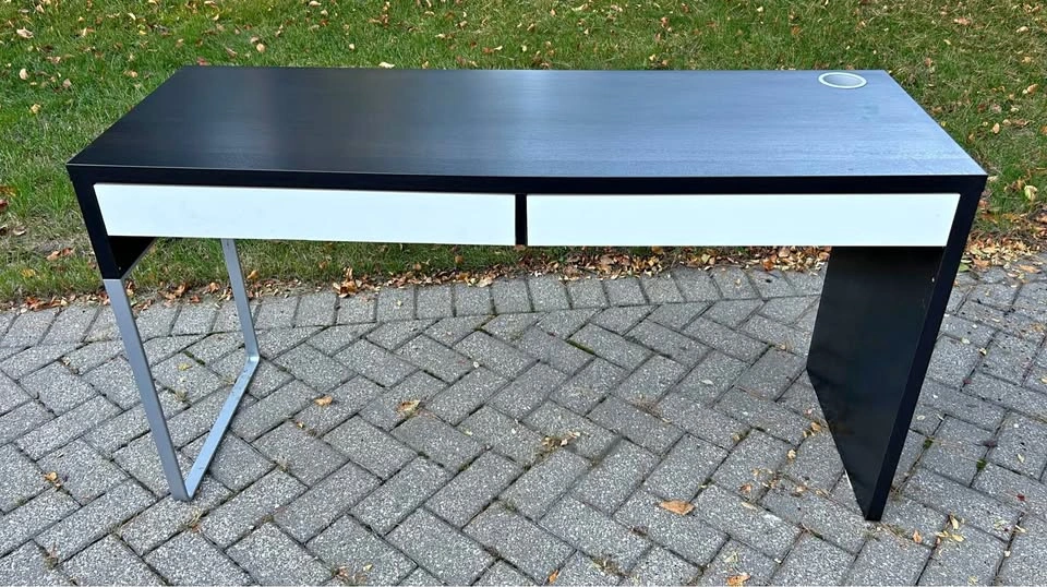 Modern Office Desk 56” x 20” x 29.5” High