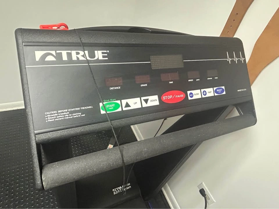 True Treadmill Model 450P - photo 2