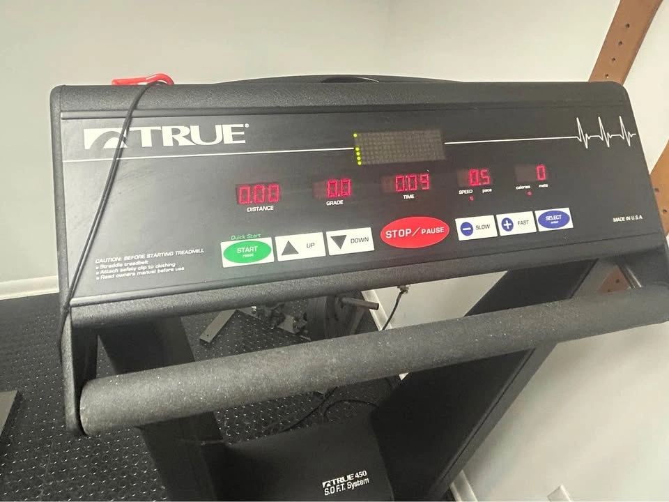 True Treadmill Model 450P - photo 4