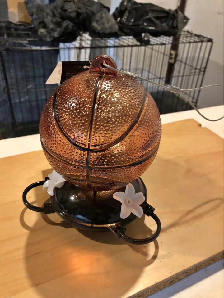Pinebush Home & Garden Basketball Hummingbird Feeder