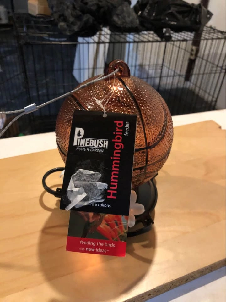 Pinebush Home & Garden Basketball Hummingbird Feeder - photo 3