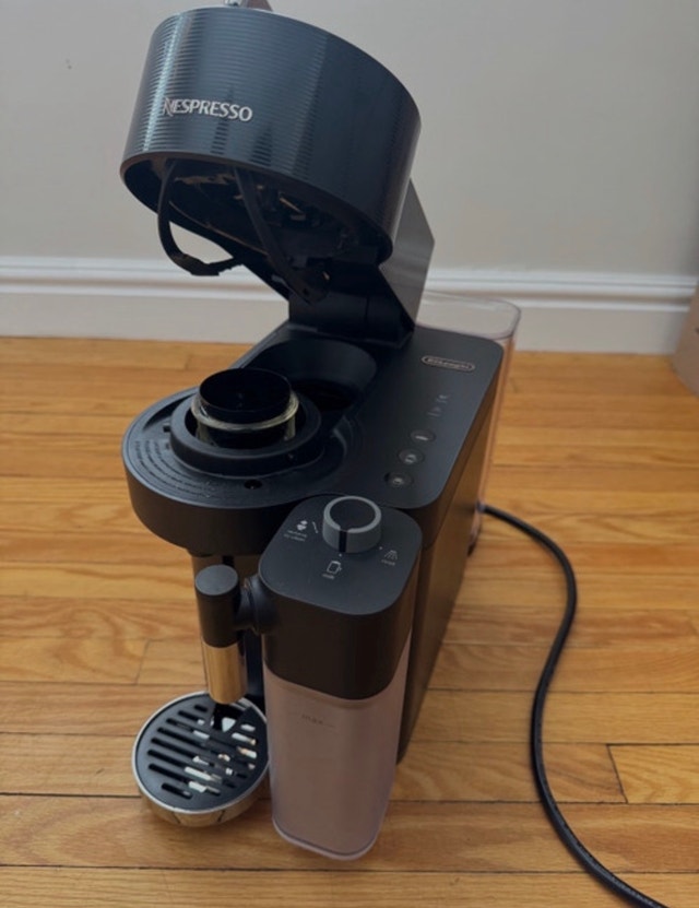 Nespresso x DeLonghi Vertuo Lattissima Coffee Maker - photo 3