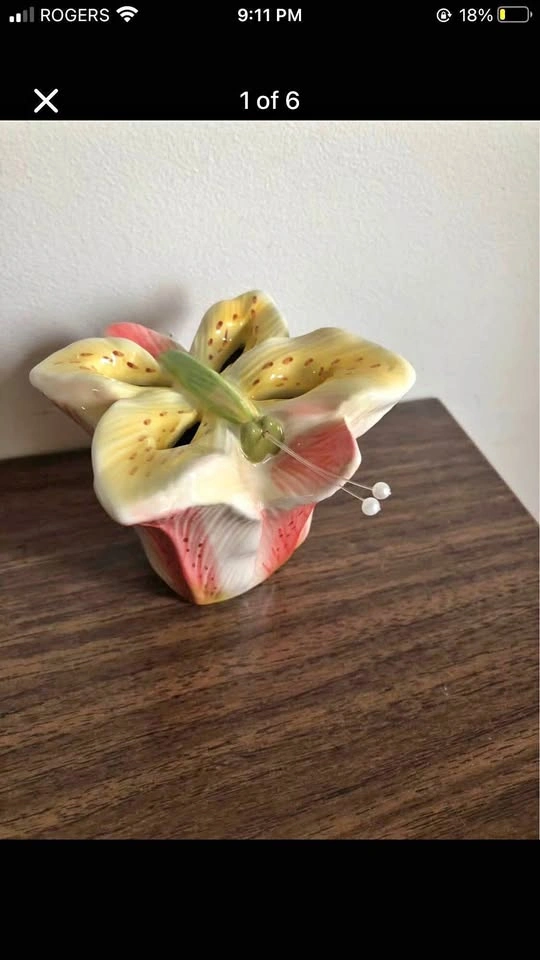 Vintage Ceramic Lily Flower