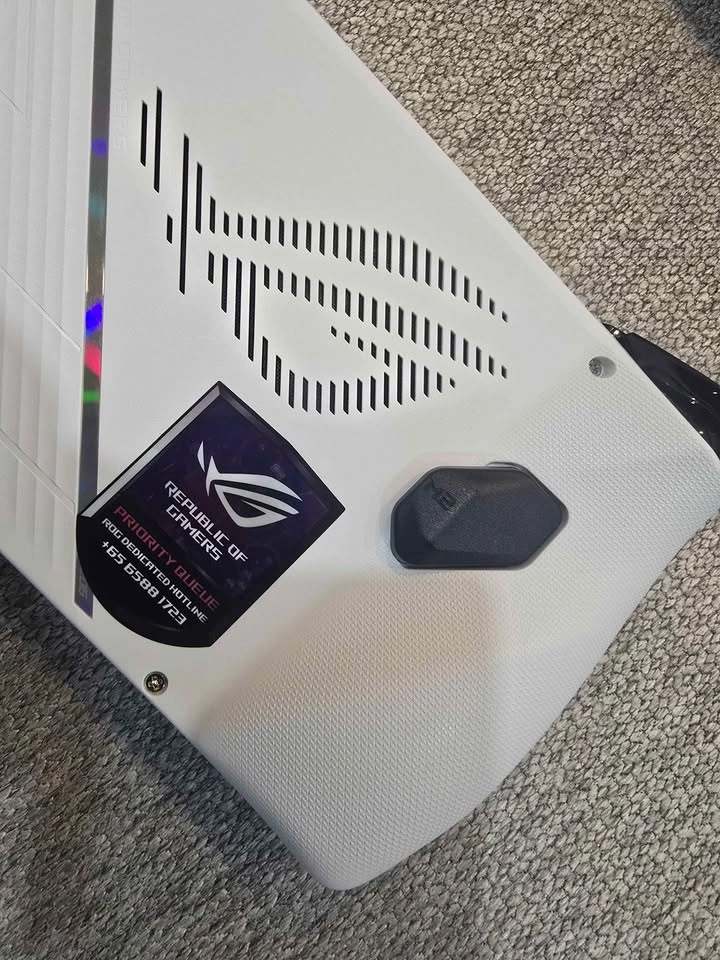 ASUS ROG Ally Z1 Extreme – 512GB / 16GB RAM – Great Condition - photo 5