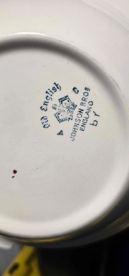 Vintage 1930s Johnson Bros "Old English" Covered Serving Dish - photo 3