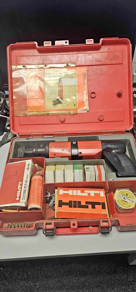 Hilti DX 400 (or DX 400B)